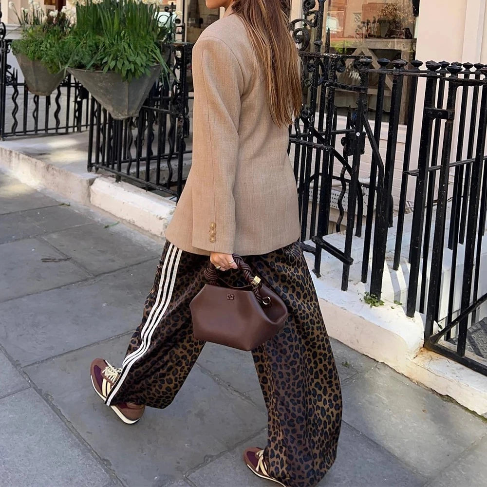 KONDALA Women's Black Blazer - Chic Autumn Office Jacket with Turn-Down Collar, Vintage Style 2