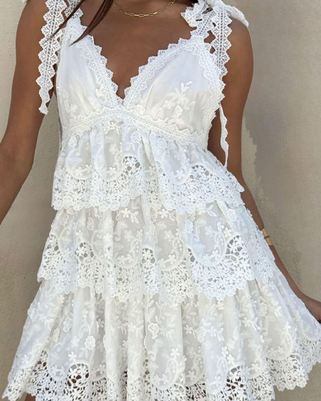 SOERA Sophia V - Neck Tiered Lace Mini Dress - Dresses - White S