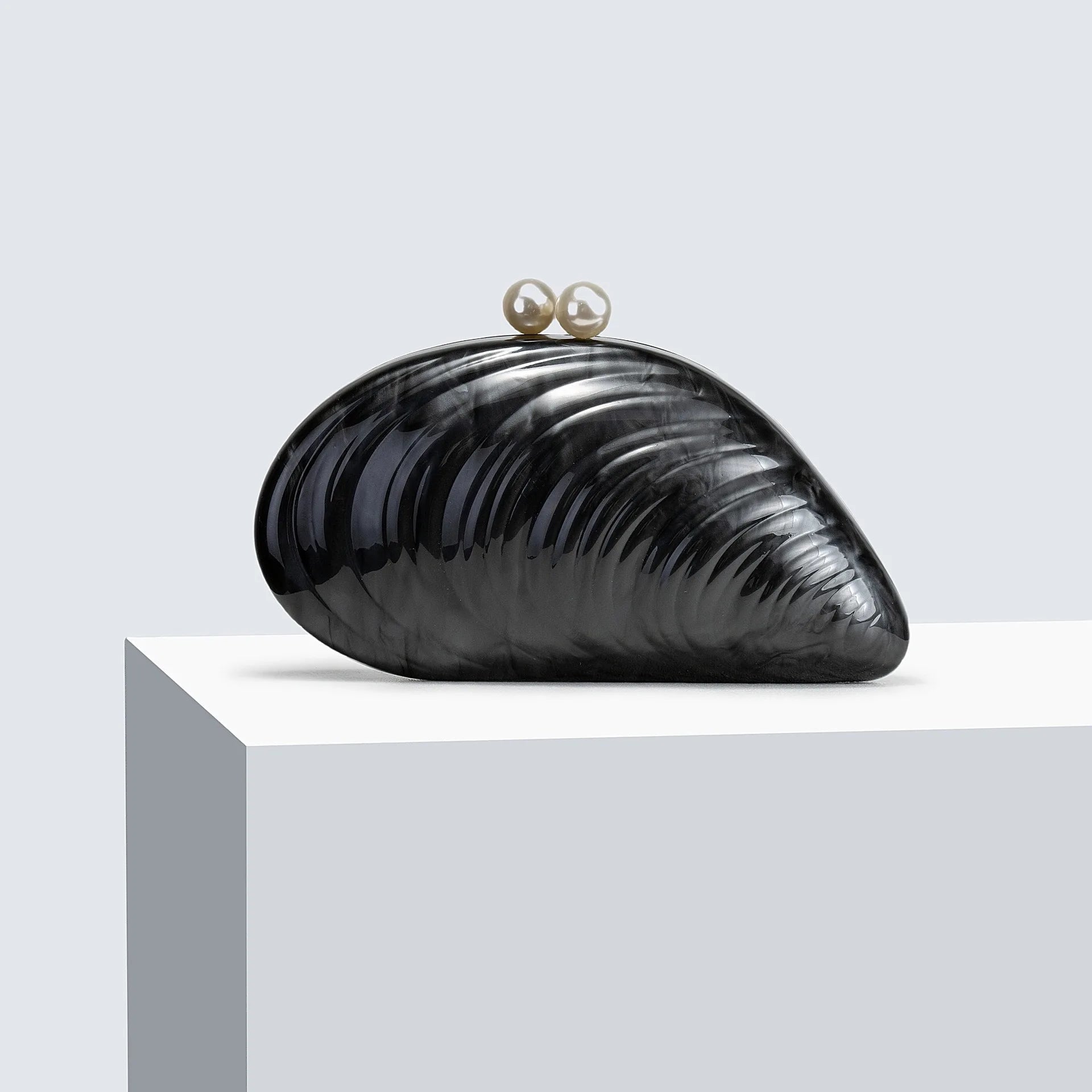 SOERA Valentina Shell-Shaped Clutch Purse - Handbags - White