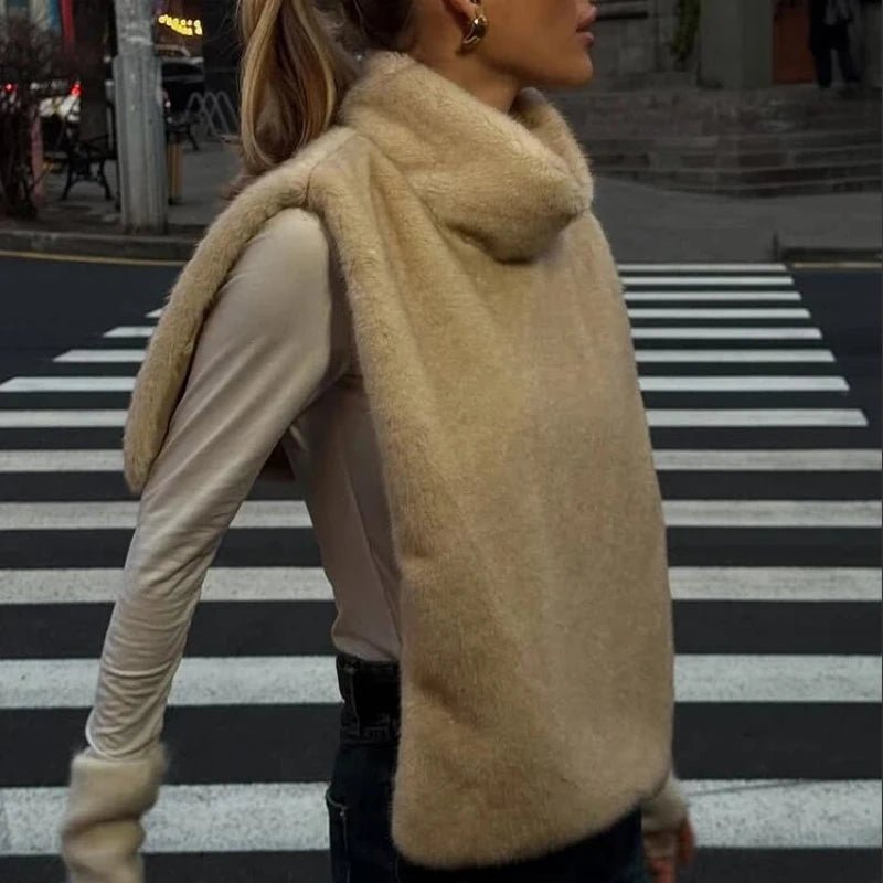 SOERA Rina Faux Fur Turtleneck Vest - Jackets - Beige