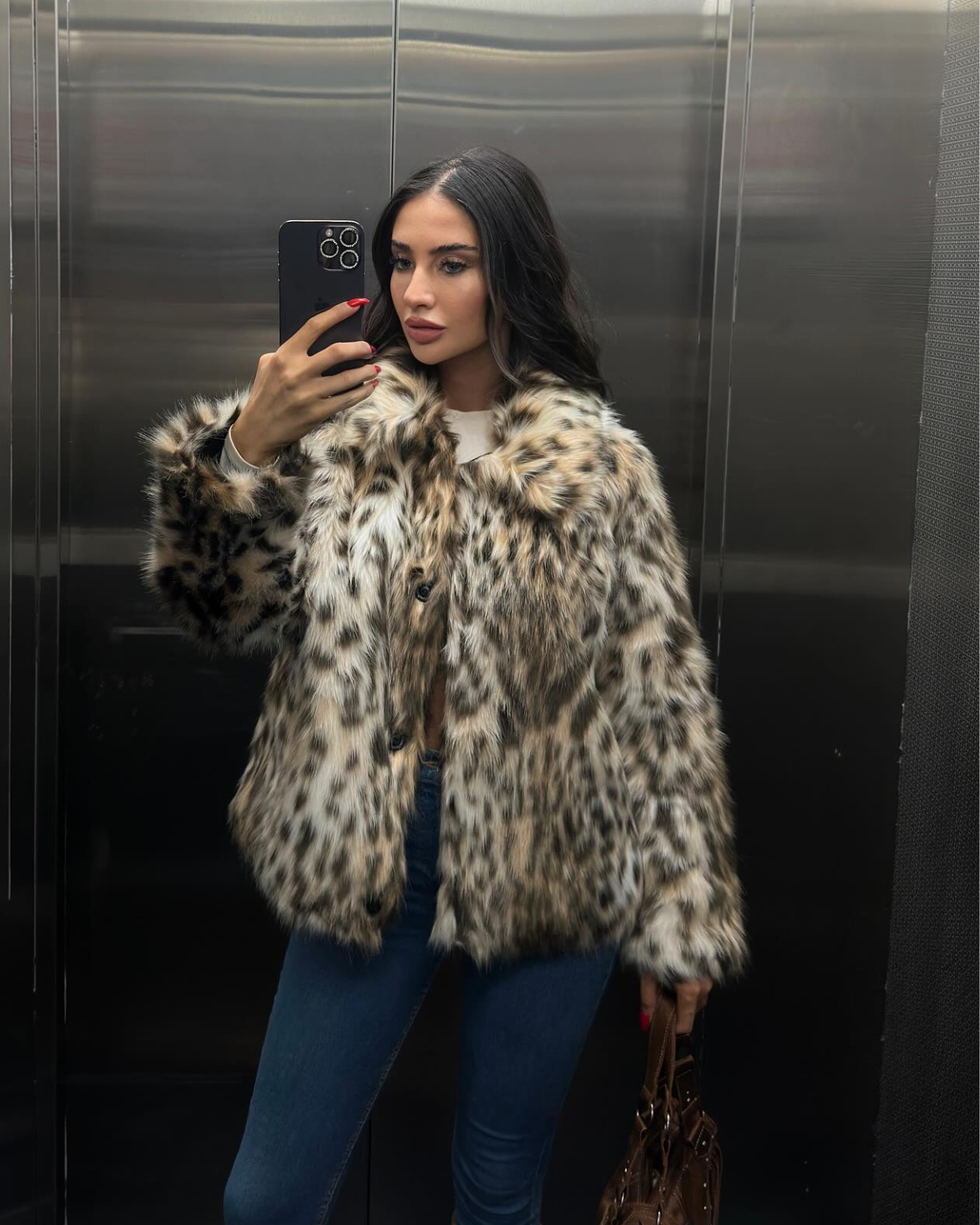 Leopard Faux Fur Coat for Women - Stylish, Premium Material, Perfect for Any Occasion 4