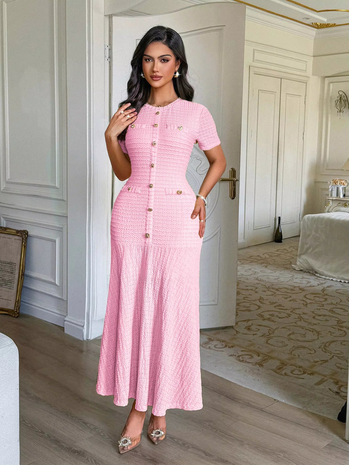 Clara retro uitlopende midi-jurk met gouden knopen