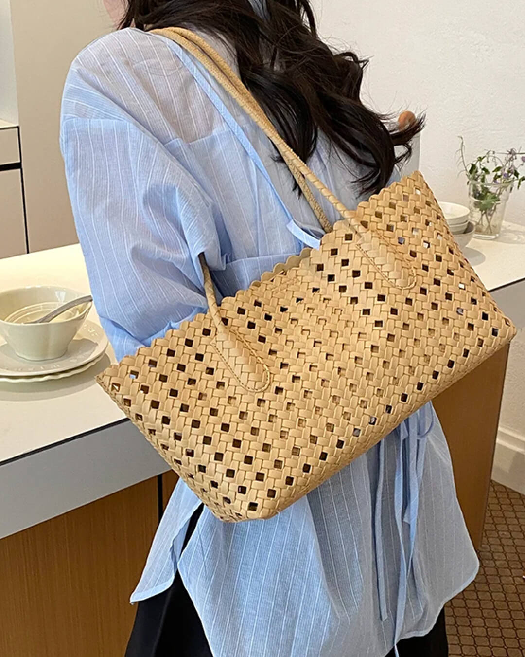 Briana gevlochten stro shopper