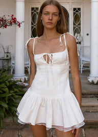 Aloura Mini Jurk met Strikbandjes en Ruches